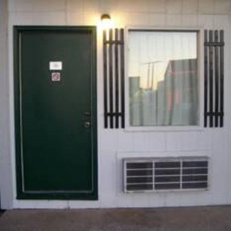 رولا Budget Deluxe Motel المظهر الخارجي الصورة